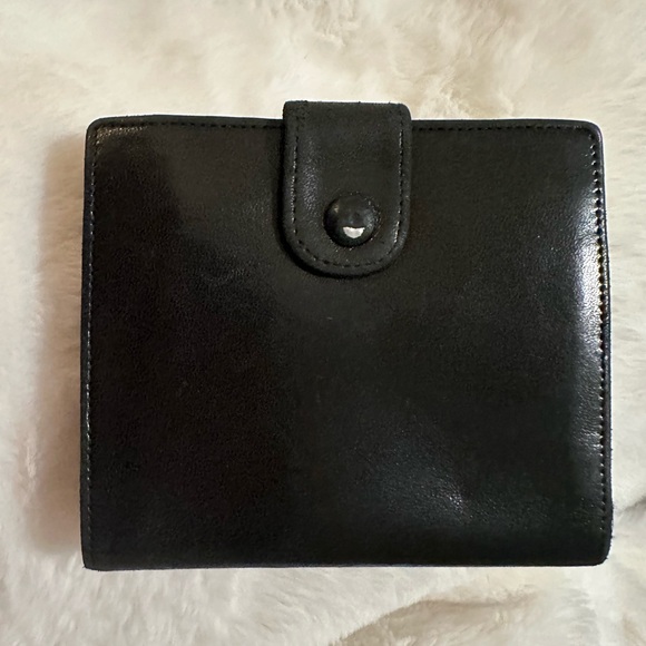 CHANEL Black Leather Wallet - Picture 4 of 5